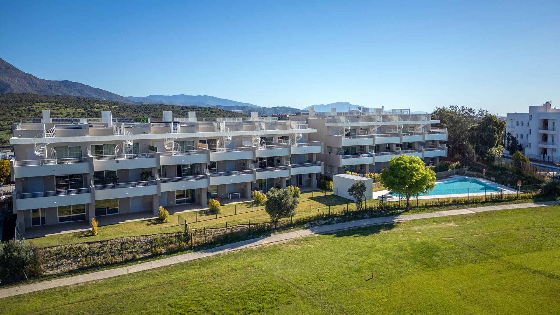 A1.1-Sunny Golf apartments-Estepona-aereal-Abril 2025.jpg